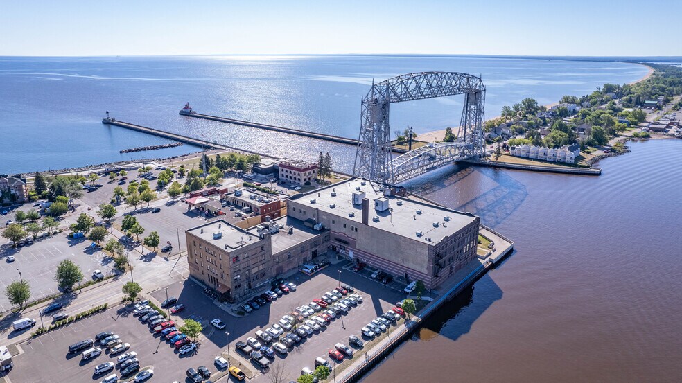 525 S Lake Ave, Duluth, MN à louer - Photo de l’immeuble – Image 3 sur 8