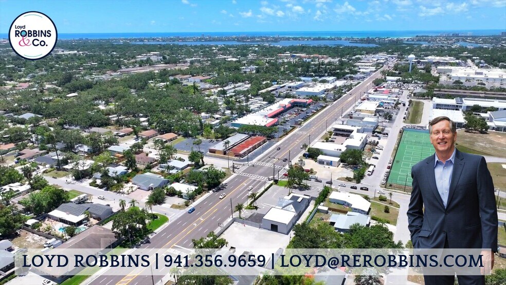 2407 Bee Ridge Rd, Sarasota, FL à vendre - Vidéo sur l’annonce professionnelle – Image 2 sur 27