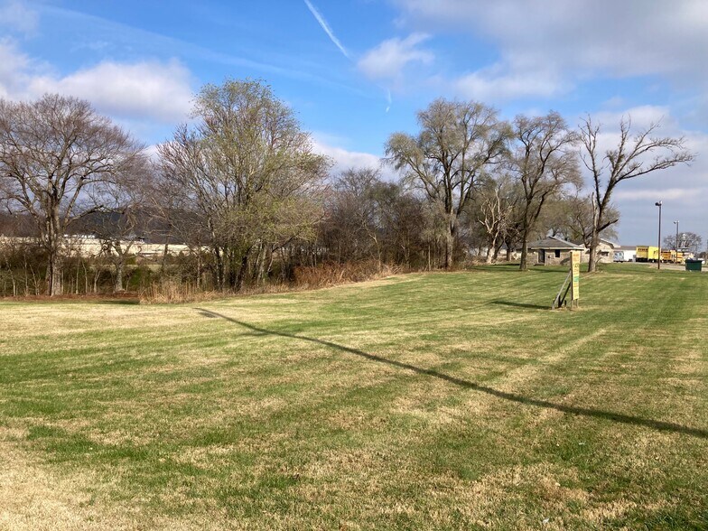 1481 Dixie St, Horse Cave, KY à vendre - Photo de l’immeuble – Image 3 sur 5