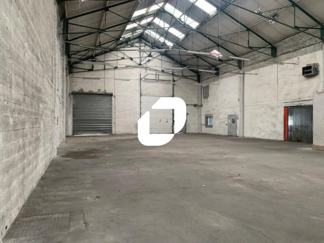 Local d’activités dans Lyon à louer Photo de l’immeuble– Image 1 sur 8