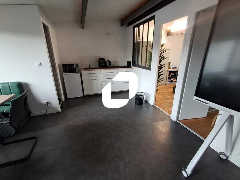 Bureau dans Arcueil à louer - Photo de l’immeuble – Image 3 sur 5