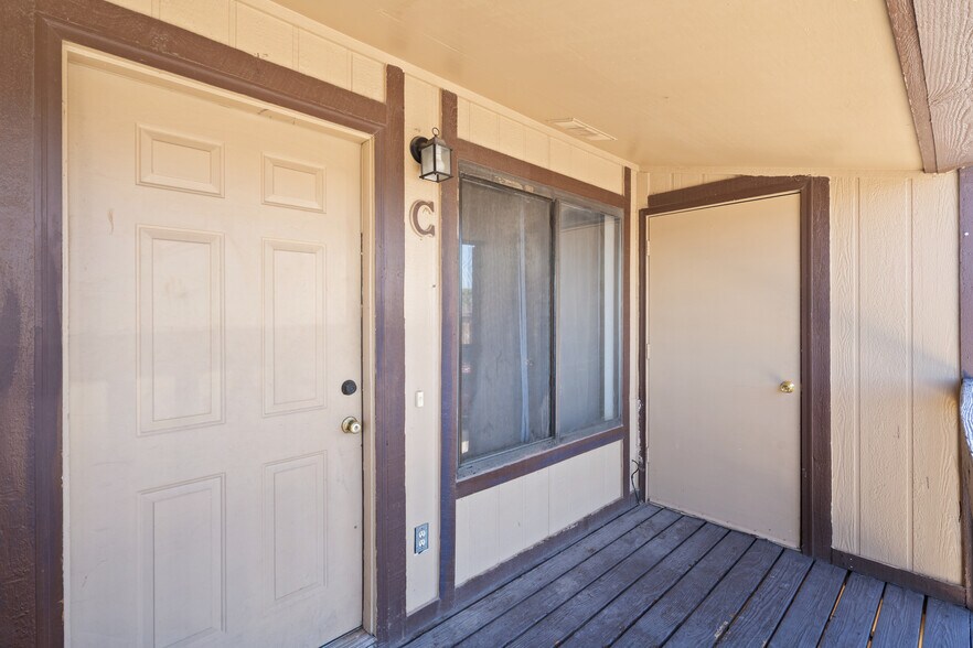 935 Hathaway Dr, Colorado Springs, CO à vendre - Photo de l’immeuble – Image 2 sur 30