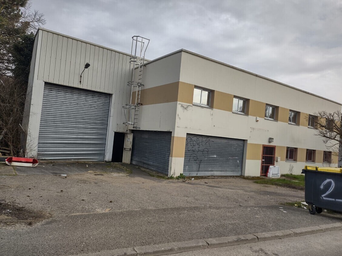 Local d'activités dans Verrières-le-Buisson à vendre Photo de l’immeuble– Image 1 sur 5
