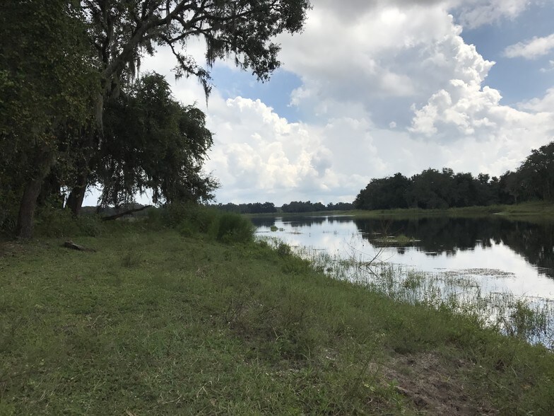 13838 Hays Rd, Spring Hill, FL à vendre - Photo de l’immeuble – Image 2 sur 4