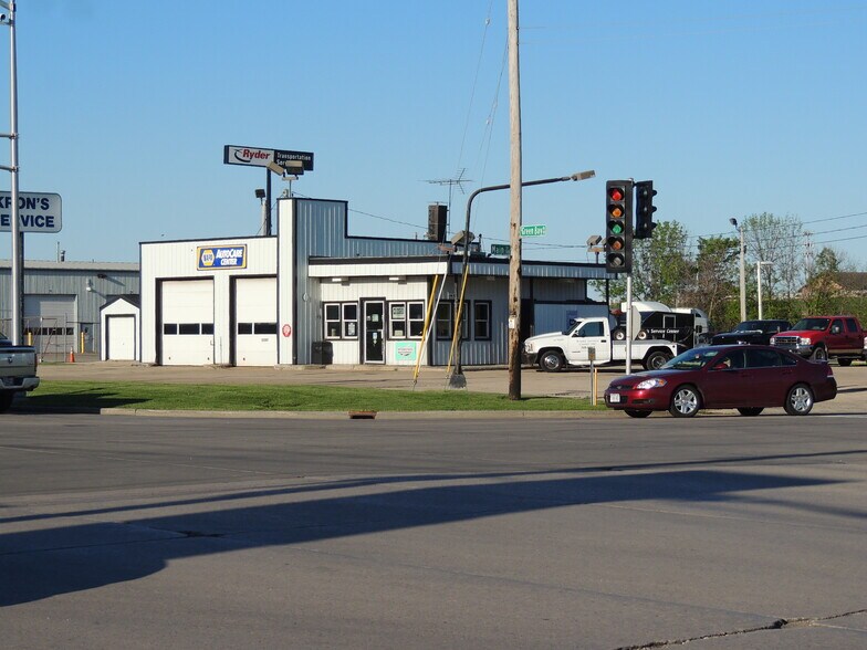 1108 Main St, Neenah, WI à vendre - Photo de l’immeuble – Image 2 sur 14