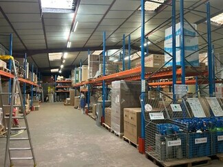 Plus de détails pour Local d'activités à louer