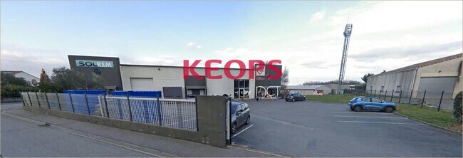 Plus de détails pour Local d’activités à vendre