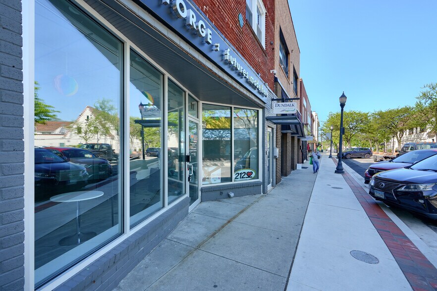11 Center Pl, Dundalk, MD à vendre - Photo de l’immeuble – Image 3 sur 36