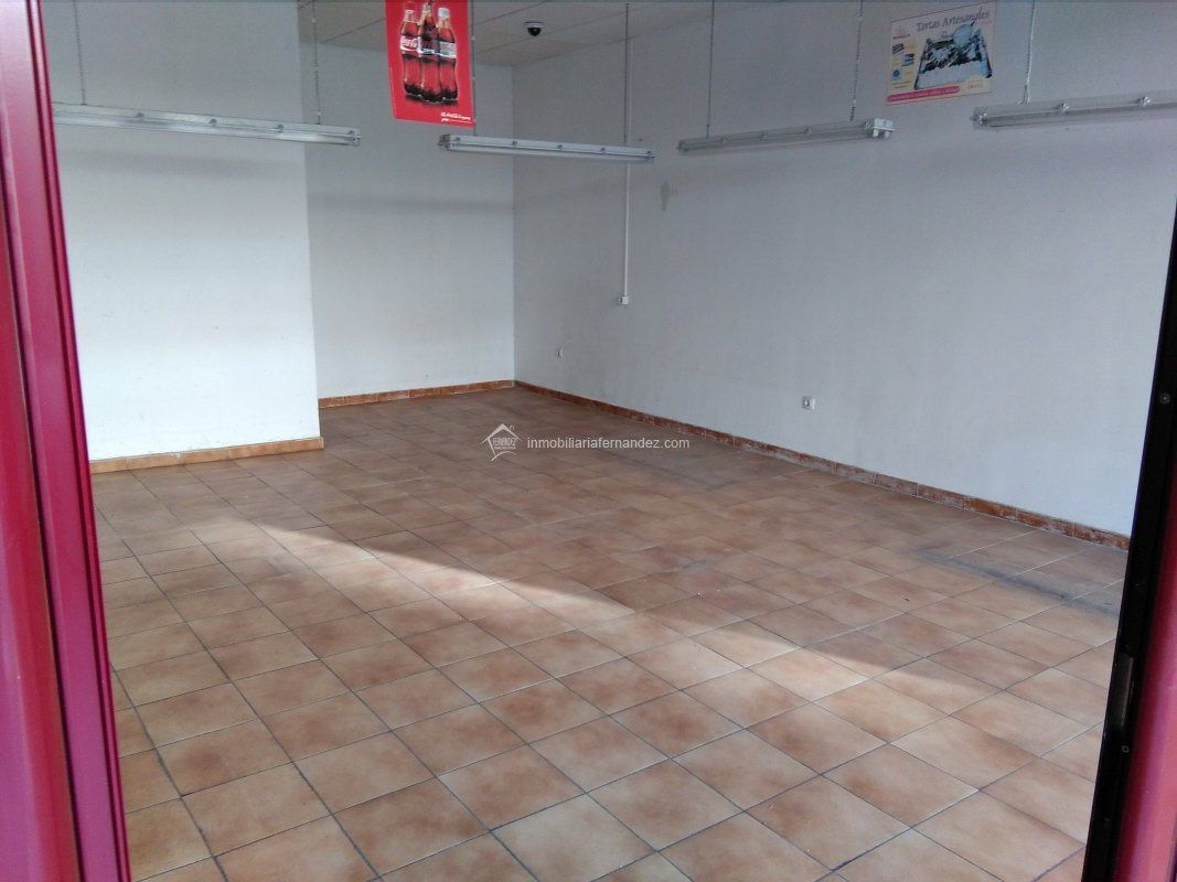 Local commercial dans Cáceres, Cáceres à louer Photo intérieure– Image 1 sur 7