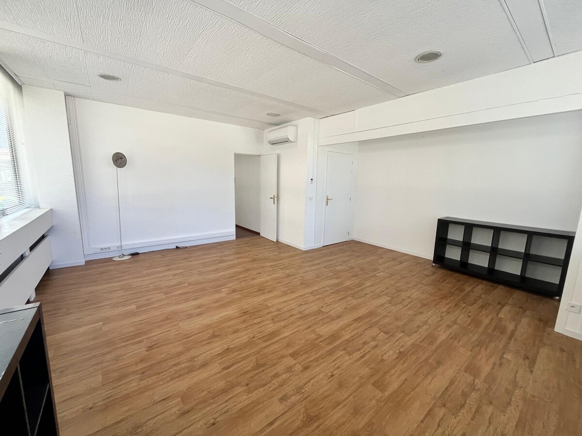 29 RUE ECOLE NORMALE, Bordeaux, GIR 33200 - Lot 128 - - Photo intérieure - Image 2 of 16