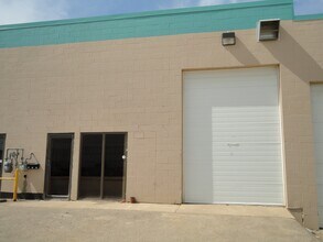 235 MacKay Cres, Wood Buffalo, AB à louer Photo de l’immeuble– Image 1 sur 13