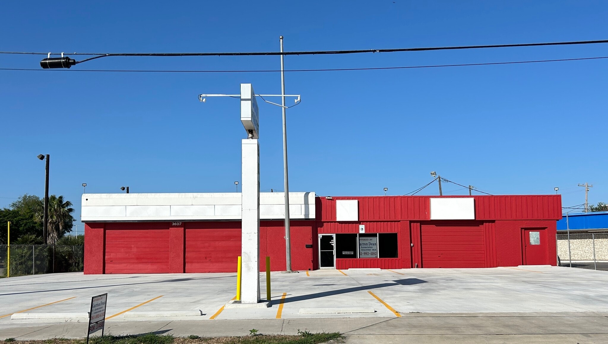 3607 S Staples St, Corpus Christi, TX à louer Photo de l’immeuble– Image 1 sur 14