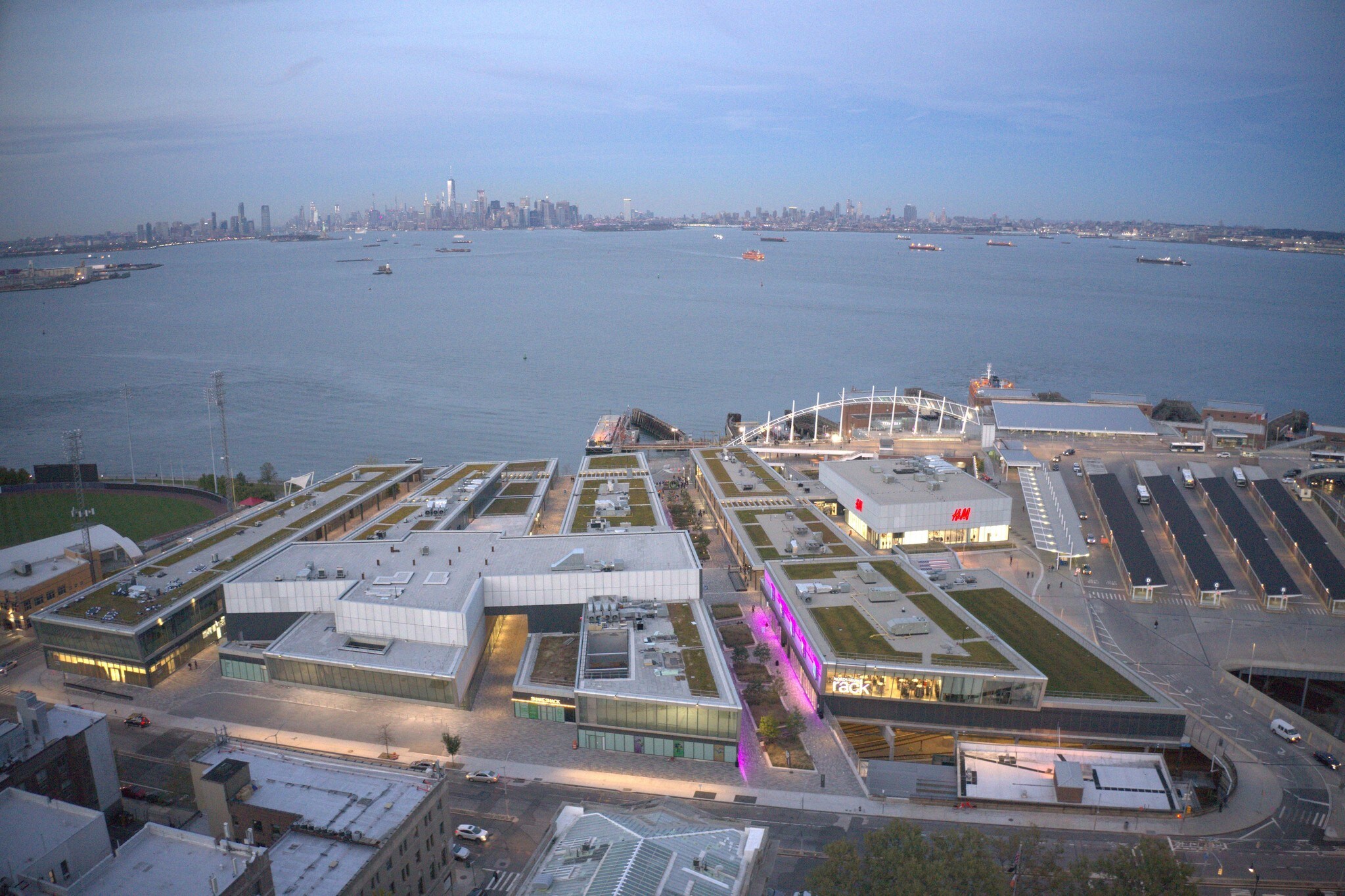 35B Richmond Ter, Staten Island, NY à louer Photo de l’immeuble– Image 1 sur 6