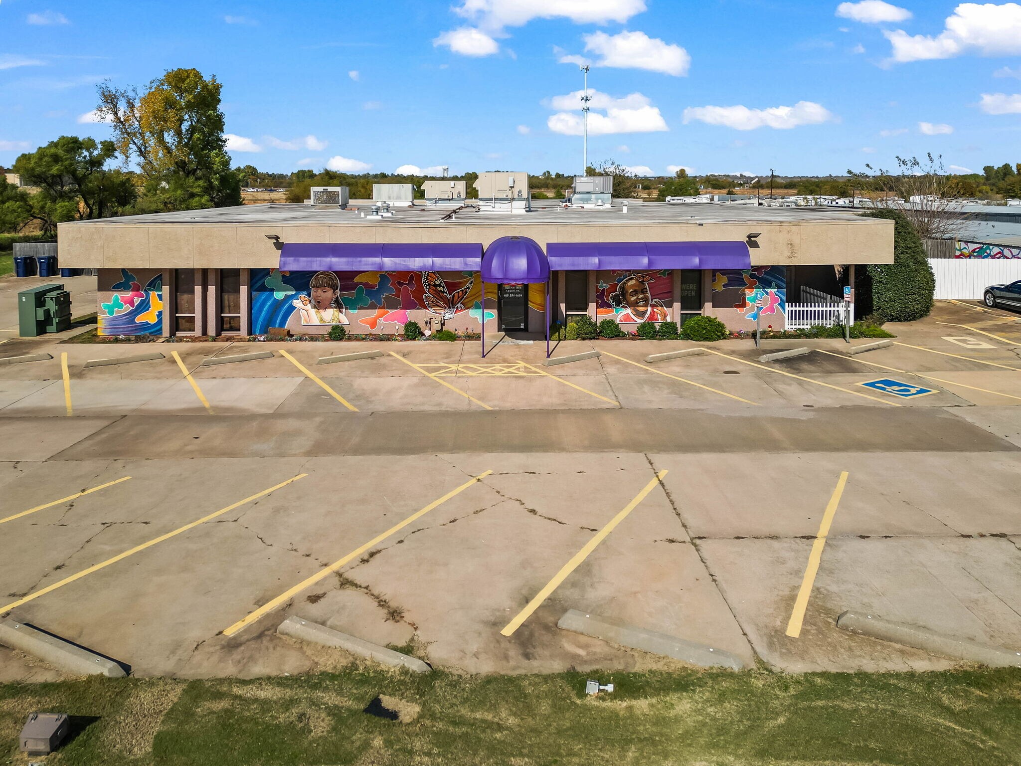 11223 NW 10th St, Oklahoma City, OK à vendre Photo de l’immeuble– Image 1 sur 34
