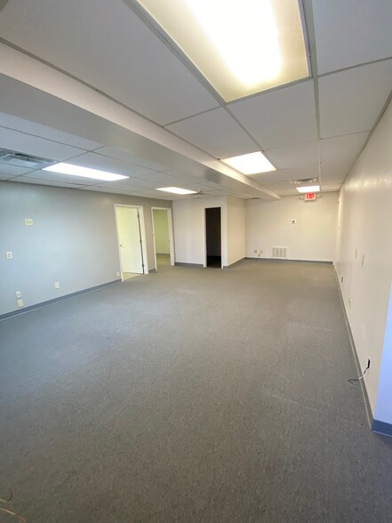 2421 Bowland Pky, Virginia Beach, VA à louer - Photo de l’immeuble – Image 2 sur 7
