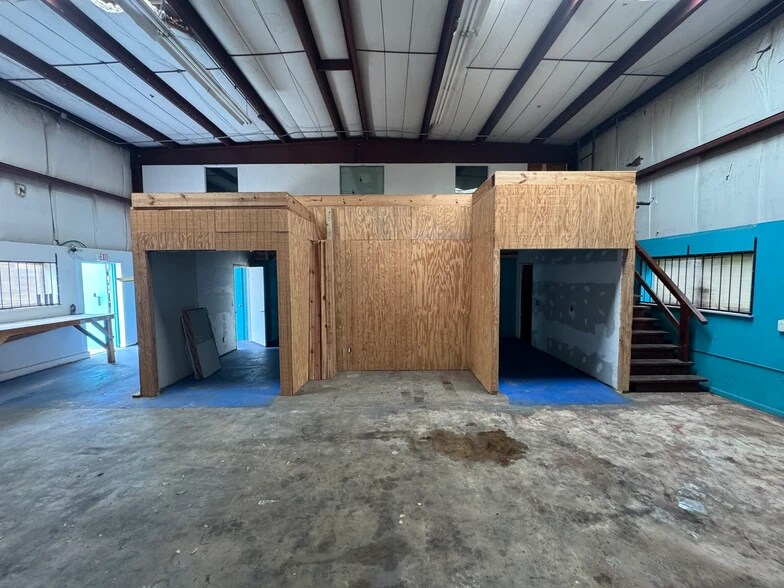 702 W Park Ave, Edgewater, FL à vendre - Photo de l’immeuble – Image 2 sur 15