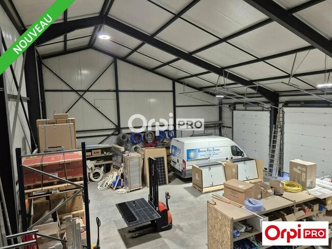 Plus de détails pour Local d’activités à vendre