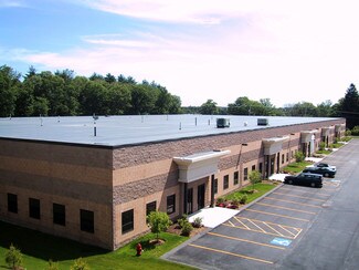 Plus de détails pour 165 Grove St, Franklin, MA - Industriel/Logistique à louer