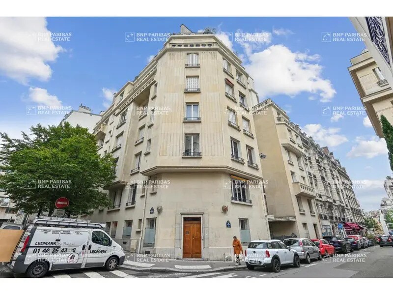 28 Rue Scheffer, Paris à louer Photo de l’immeuble– Image 1 sur 16