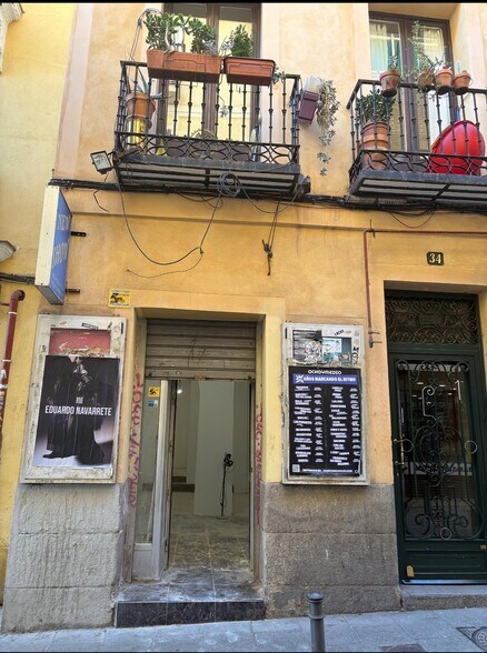 Immeuble residentiel dans Madrid, Madrid à vendre - Photo de l’immeuble – Image 1 sur 8