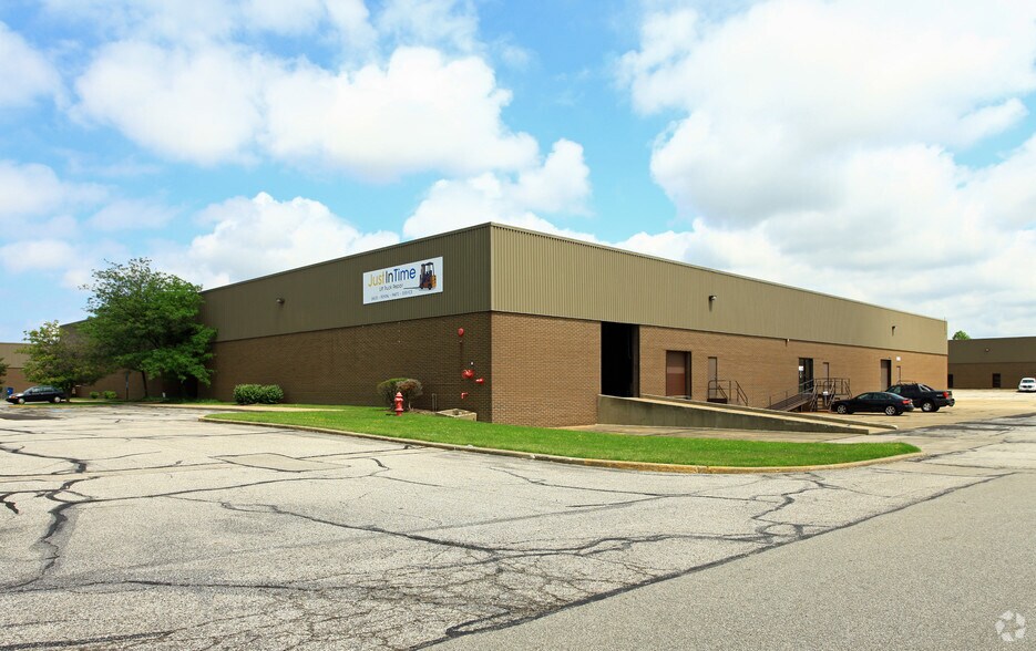 7710-7722 Tyler Blvd, Mentor, OH à louer - Photo principale – Image 1 sur 12