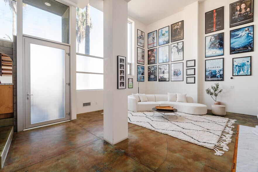 1320 Abbot Kinney Blvd, Venice, CA à vendre - Photo de l’immeuble – Image 3 sur 46