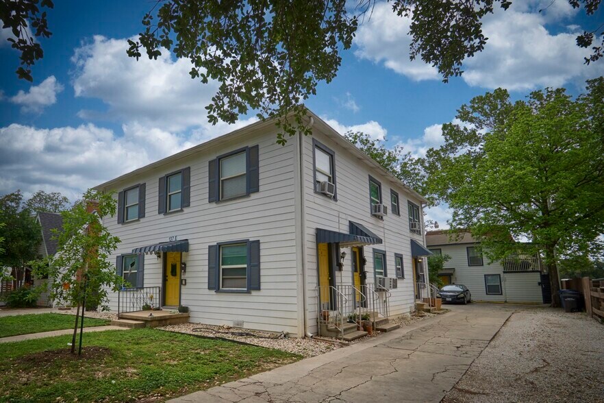 137 E Norwood Ct, San Antonio, TX à vendre - Photo de l’immeuble – Image 3 sur 28