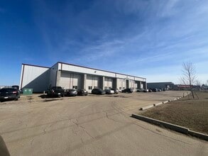 2303A 8 St, Nisku, AB à louer Photo de l’immeuble– Image 2 sur 7