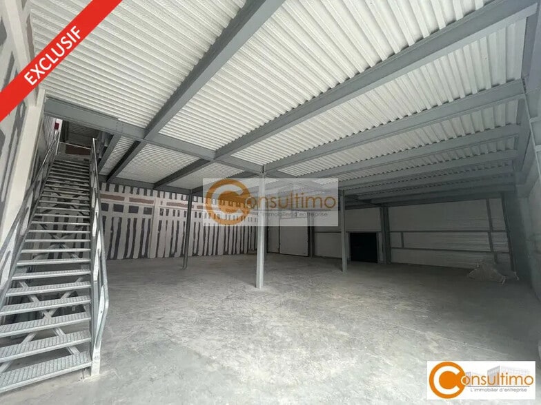 Local d’activités dans Salleboeuf à louer - Photo de l’immeuble – Image 3 sur 9