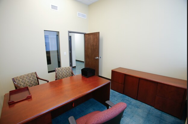 1811 S Laredo St, San Antonio, TX à louer - Photo de l’immeuble – Image 2 sur 3