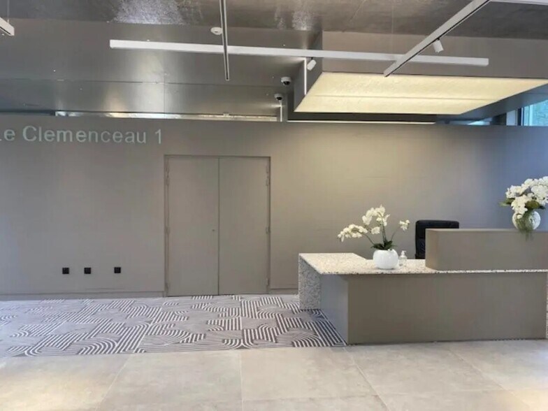 205 Avenue Georges Clemenceau, Nanterre à louer - Hall d’entrée – Image 3 sur 8