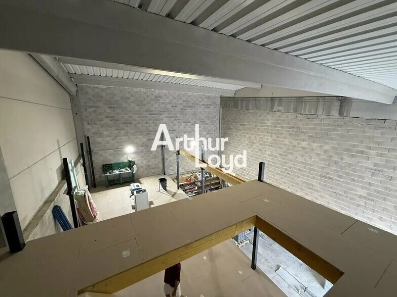 Local d’activités dans Montauroux à louer - Photo intérieure – Image 2 sur 4