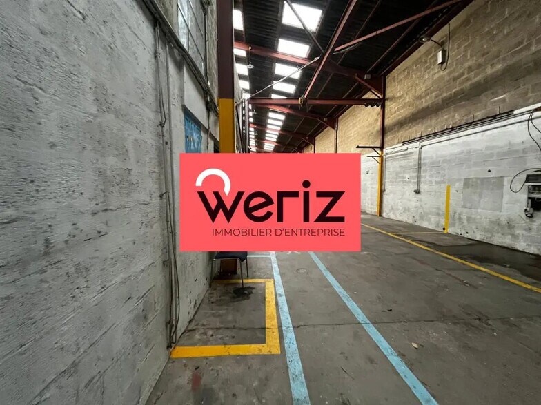 Local d’activités dans Châteauneuf-les-Martigues à louer - Photo de l’immeuble – Image 2 sur 8