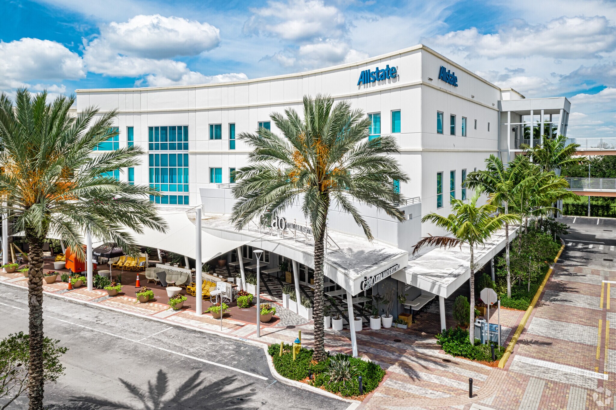 4443 Lyons Rd, Coconut Creek, FL à louer Photo de l’immeuble– Image 1 sur 6