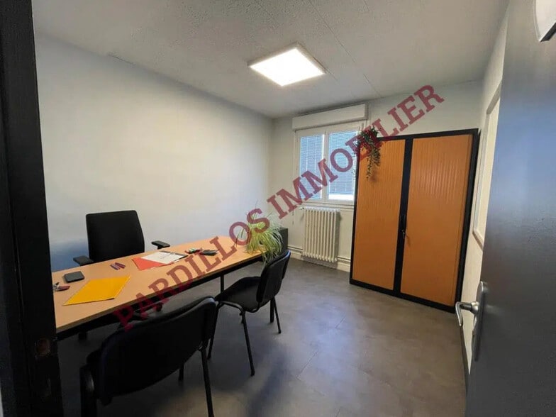 Bureau dans Mondeville à louer - Photo intérieure – Image 3 sur 5