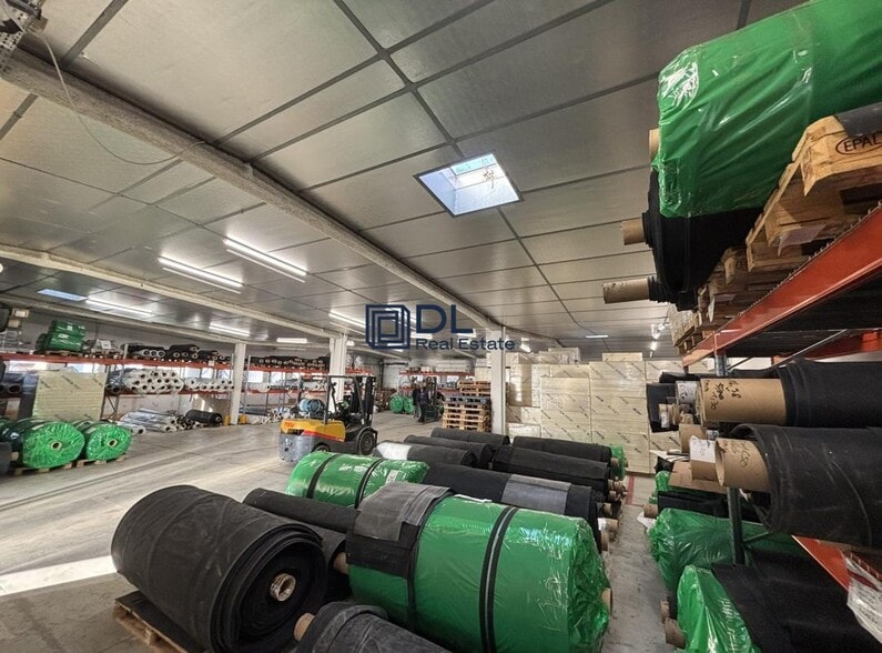 Industriel/Logistique dans Les Essarts-le-Roi à vendre - Photo intérieure – Image 1 sur 9