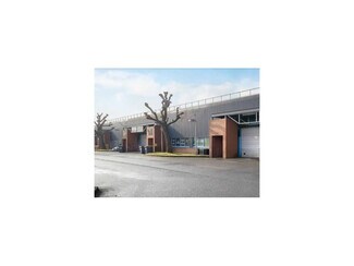 Plus de détails pour Local d'activités à louer