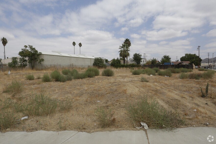 1168 Stacy Ct, Riverside, CA à vendre - Photo principale – Image 1 sur 3