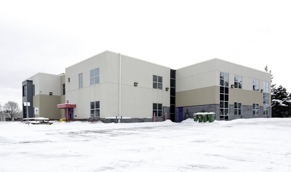 2460 Don Reid Dr, Ottawa, ON à vendre - Photo de l’immeuble – Image 2 sur 2