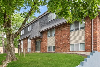 Plus de détails pour 400 N Oakland Ave, Carbondale, IL - Logement à vendre