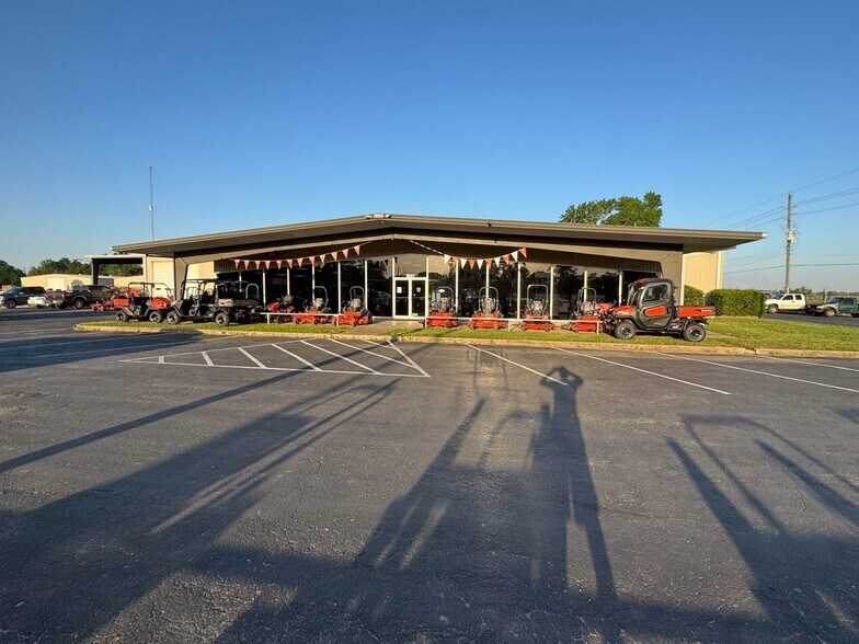 1537 Highway 36, Sealy, TX à louer - Photo de l’immeuble – Image 2 sur 14