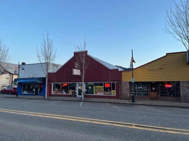 211-213 W Steuben St, Bingen, WA à vendre Photo de l’immeuble– Image 1 sur 4