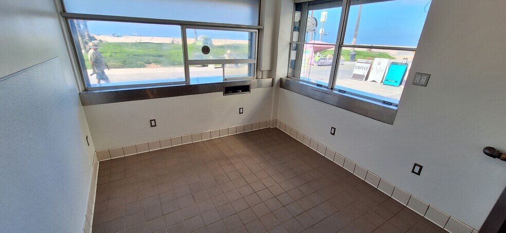 1301 Ocean Front, Venice, CA à louer - Photo de l’immeuble – Image 2 sur 3