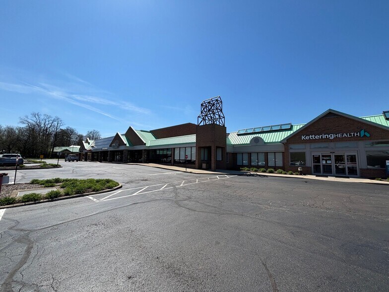 4401-4491 Far Hills Ave, Dayton, OH à louer - Photo de l’immeuble – Image 3 sur 16