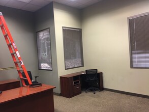 64 N Pecos Rd, Henderson, NV à louer Photo intérieure– Image 1 sur 5