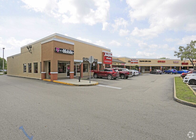 13712 SW 152nd St, Miami, FL à louer - Photo principale – Image 1 sur 16