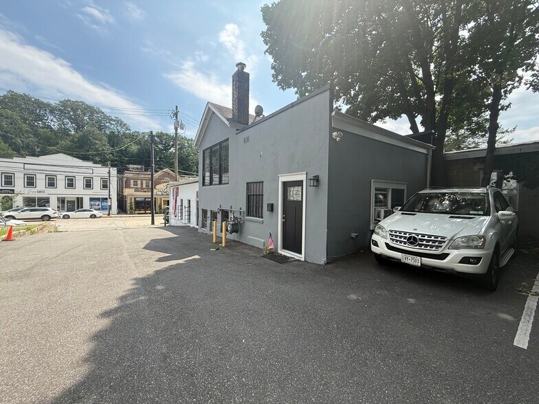 251 Main St, Northport, NY à vendre - Photo de l’immeuble – Image 2 sur 20