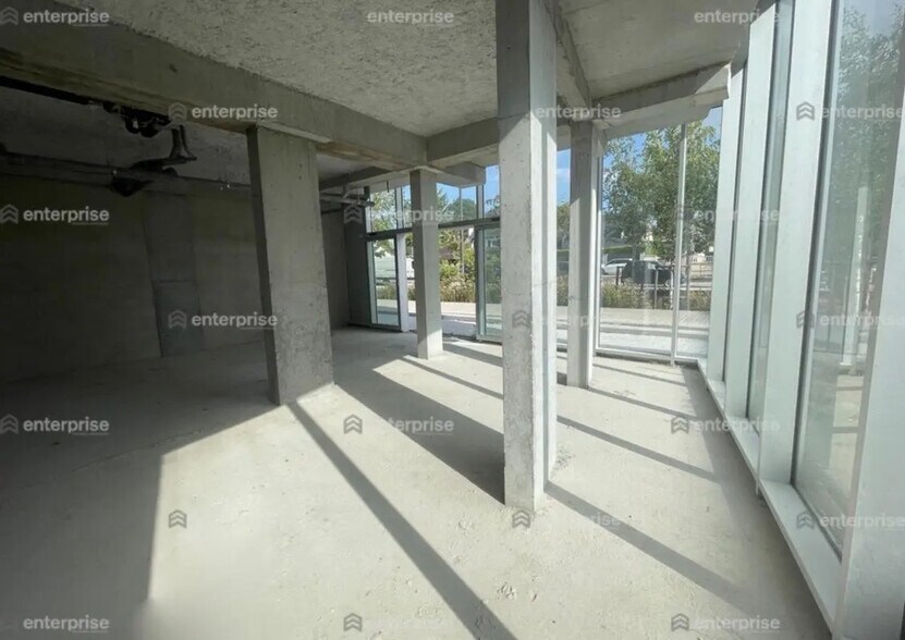 Local commercial dans Amiens à vendre - Photo de l’immeuble – Image 2 sur 8