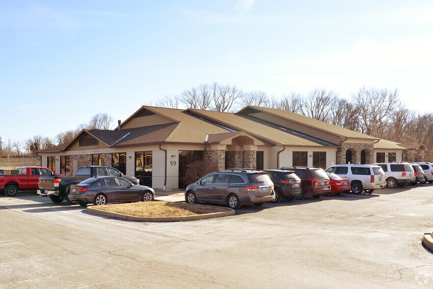 59 Cavalier Blvd, Florence, KY à louer - Photo de l’immeuble – Image 2 sur 4