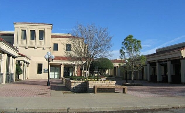 2611 Plaza Pky, Wichita Falls, TX à louer - Photo de l’immeuble – Image 3 sur 9